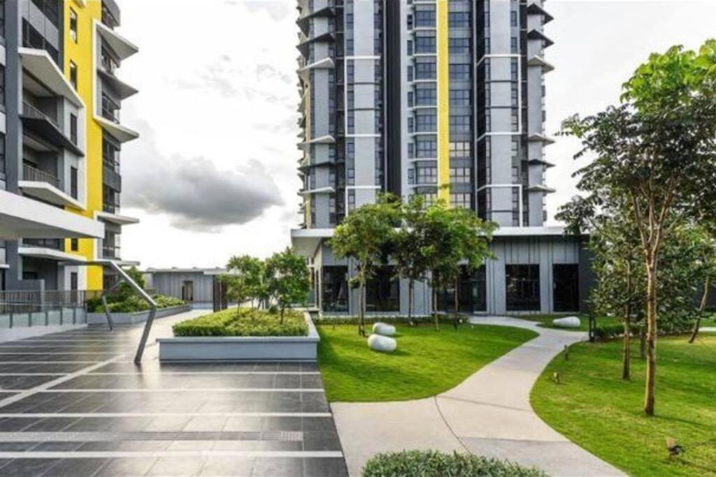 Cozy Mayfair Homestay Puchong Exteriör bild